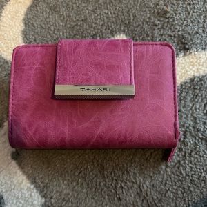 Tahari Wallet